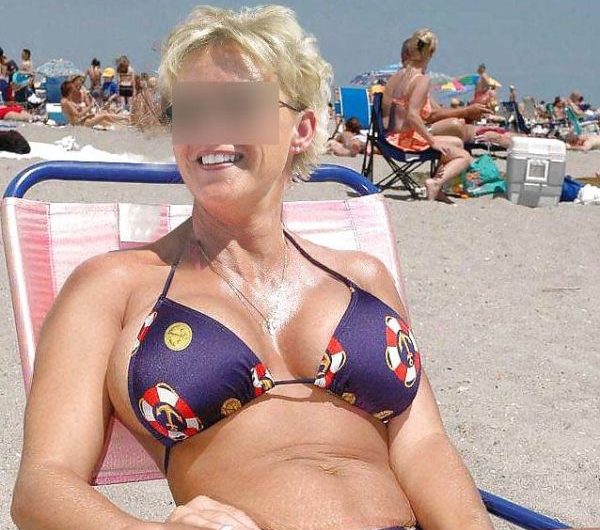 MILF de 47 ans partante pour une sortie en club libertin